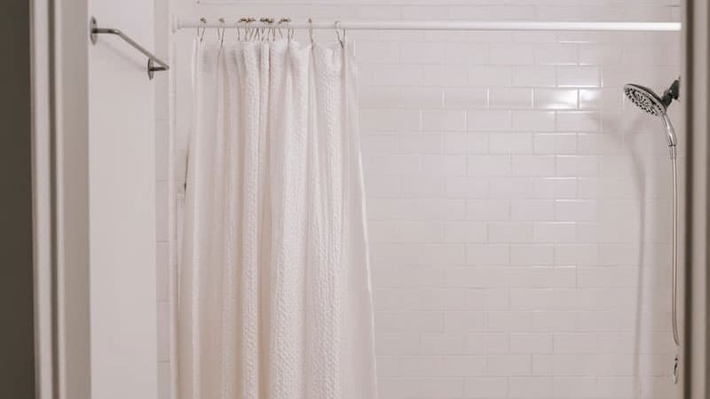 Does A Polyester Shower Curtain Need A Liner? 